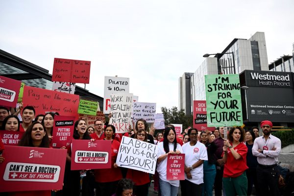 Doctors walk off the job across NSW NSW Doctors, medical practitioners and supporters rally during a strike at Westmead Hospital in Sydney, Tuesday, April 8, 2025. Thousands of doctors are expected to walk off the job at scores of hospitals demanding a pay bump. (AAP Image/Dan Himbrechts)